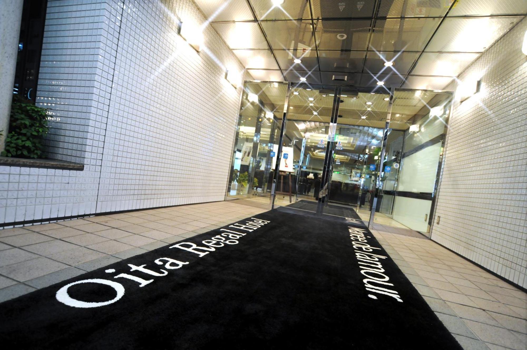 Oita Regal Hotel Bagian luar foto